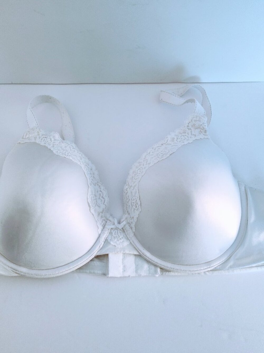 Maidenform White T-Shirt Bra